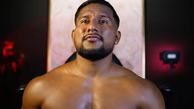 Snapshot of CallumMuscle chatting on 10.18.25 CallumMuscle online show from 10.18.25