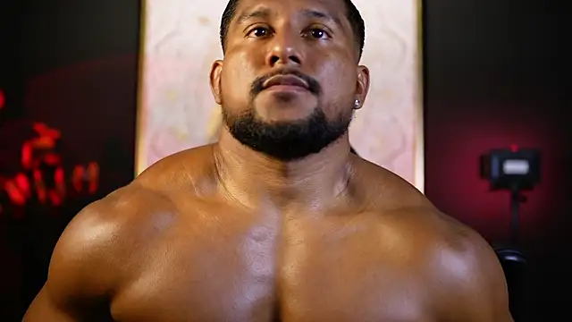 Snapshot of CallumMuscle chatting on 10.19.25 CallumMuscle online show from 10.19.25