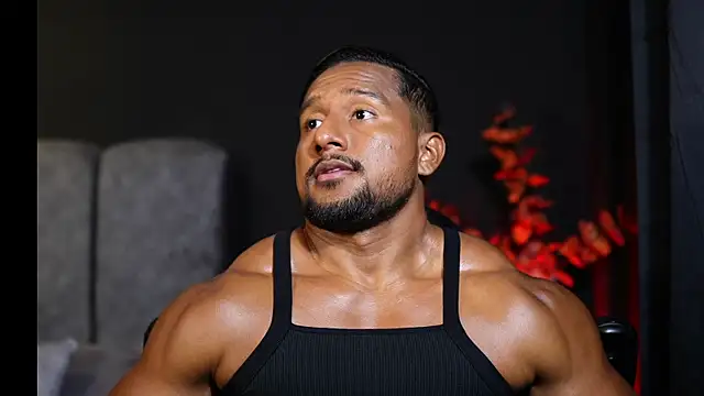 Snapshot of CallumMuscle chatting on 11.21.25 CallumMuscle online show from 11.21.25