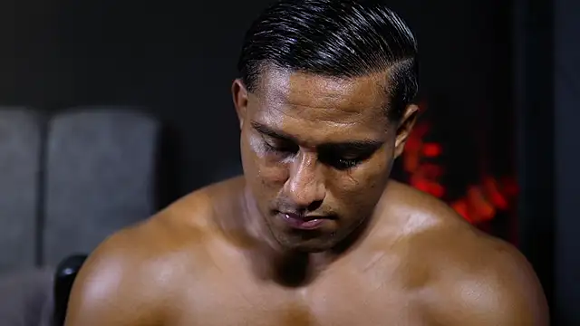 Snapshot of CallumMuscle chatting on 11.24.25 CallumMuscle online show from 11.24.25