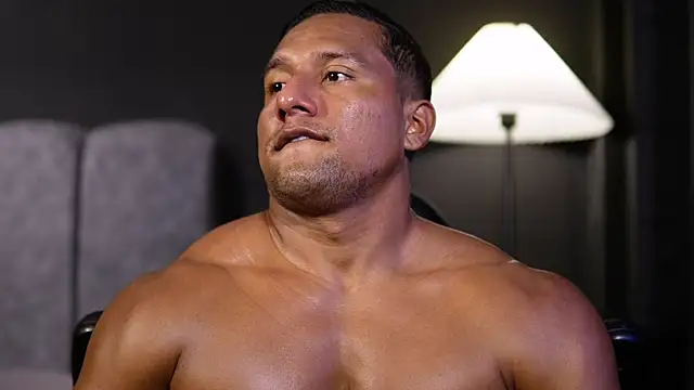 Snapshot of CallumMuscle chatting on 11.27.25 CallumMuscle online show from 11.27.25