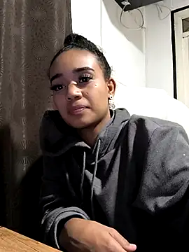 evafoxs online show from 10.24.25