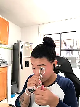 evafoxs online show from 10.27.25