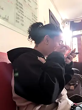 evafoxs online show from 11.20.25