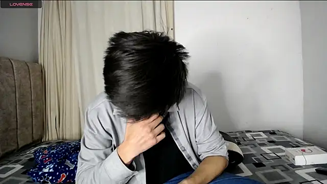 Snapshot of Yellowpokemon23 chatting on 11.14.25 Yellowpokemon23 online show from 11.14.25