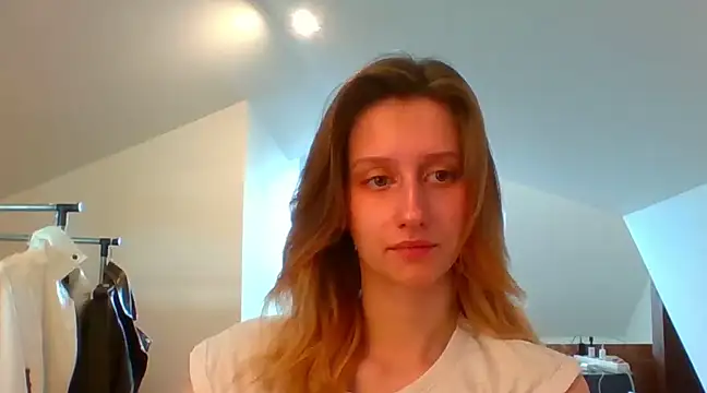 LUNA delight online show from 02.21.25