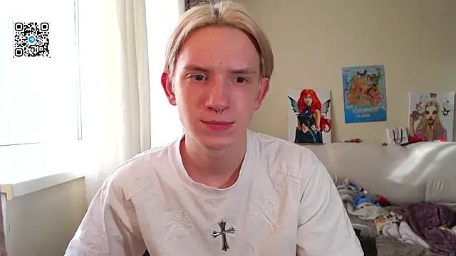 Snapshot of Ron_Vils chatting on 10.22.25 Ron Vils online show from 10.22.25