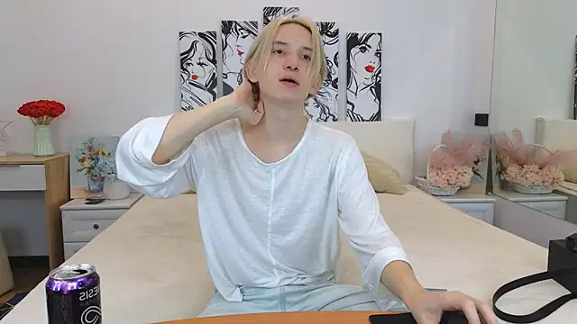 Snapshot of Ron_Vils chatting on 10.24.25 Ron Vils online show from 10.24.25