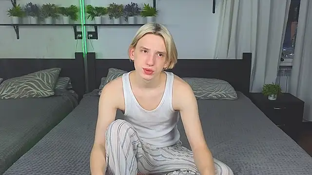 Snapshot of Ron_Vils chatting on 11.21.25 Ron Vils online show from 11.21.25