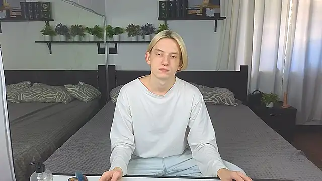 Snapshot of Ron_Vils chatting on 11.24.25 Ron Vils online show from 11.24.25