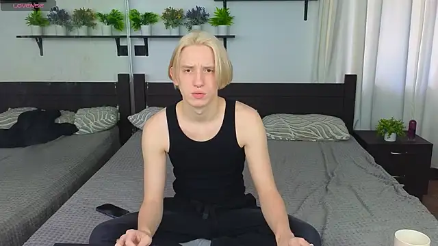 Snapshot of Ron_Vils chatting on 11.29.25 Ron Vils online show from 11.29.25