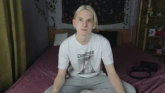 Snapshot of Ron_Vils chatting on 12.04.25 Ron Vils online show from 12.04.25