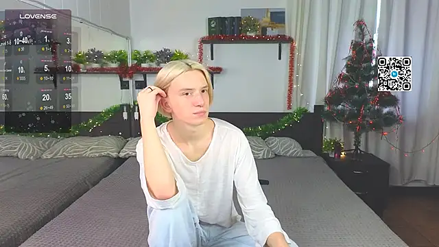 Snapshot of Ron_Vils chatting on 12.14.25 Ron Vils online show from 12.14.25