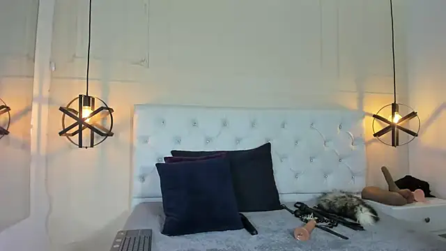 Snapshot of Slut_Milf_ chatting on 02.08.25 Slut Milf  online show from 02.08.25