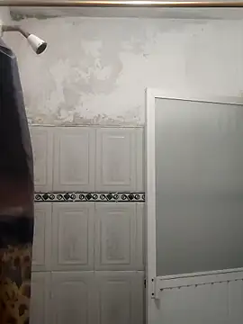 Snapshot of Slut_Milf_ chatting on 09.18.25 Slut Milf  online show from 09.18.25