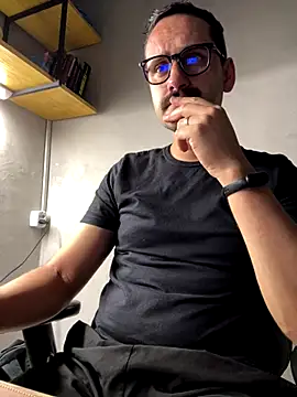 Snapshot of Superdad chatting on 12.14.25 Superdad online show from 12.14.25