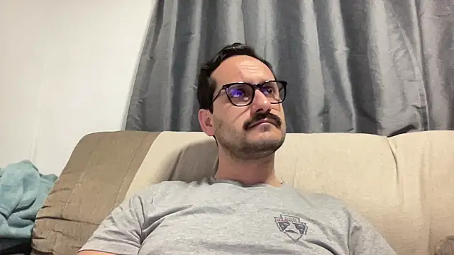 Snapshot of Superdad chatting on 02.08.26 Superdad online show from 02.08.26