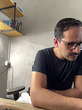 Snapshot of Superdad chatting on 03.13.26 Superdad online show from 03.13.26