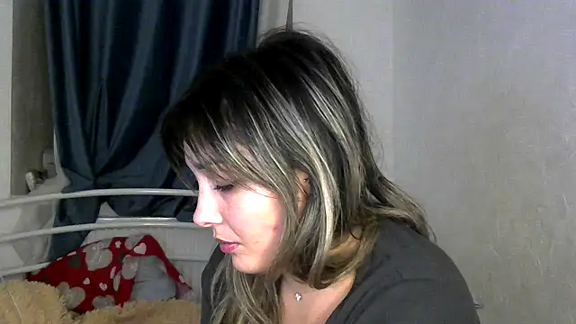 Snapshot of Iskor_ka chatting on 11.12.25 Iskor ka online show from 11.12.25