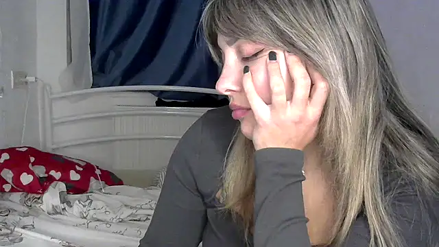 Snapshot of Iskor_ka chatting on 12.18.25 Iskor ka online show from 12.18.25