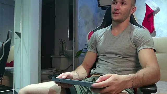 AxelFairchaild online show from 12.17.25