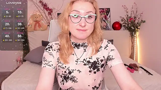 Snapshot of MadissonKiss chatting on 11.05.25 MadissonKiss online show from 11.05.25