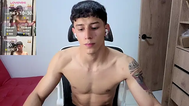 Snapshot of Cristopher23_ chatting on 10.23.25 Cristopher23 online show from 10.23.25