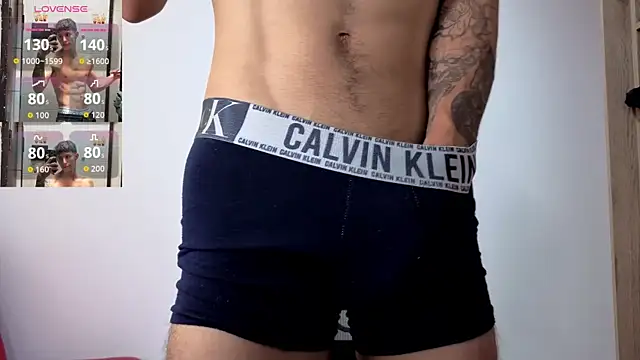 Snapshot of Cristopher23_ chatting on 11.24.25 Cristopher23 online show from 11.24.25