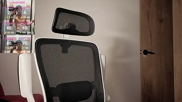 Snapshot of Cristopher23_ chatting on 12.15.25 Cristopher23 online show from 12.15.25