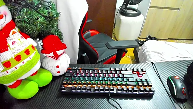 Snapshot of Calihotcaliente277 chatting on 12.31.24 Calihotcaliente277 online show from 12.31.24