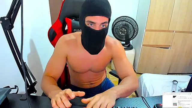 Snapshot of Calihotcaliente277 chatting on 01.20.25 Calihotcaliente277 online show from 01.20.25