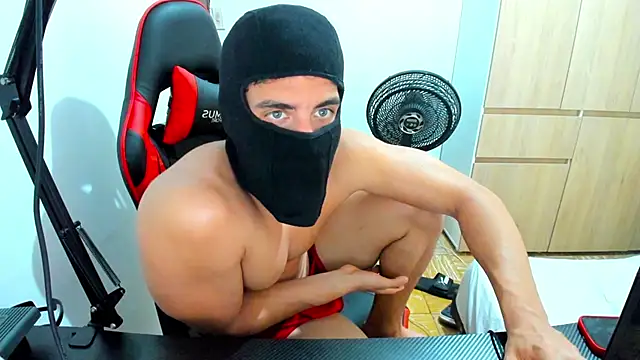 Snapshot of Calihotcaliente277 chatting on 01.21.25 Calihotcaliente277 online show from 01.21.25