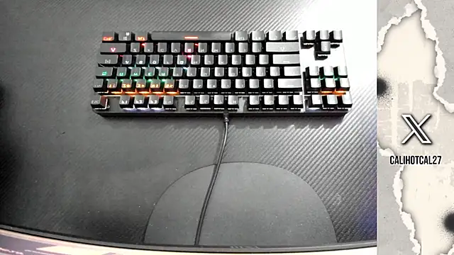 Snapshot of Calihotcaliente277 chatting on 10.16.25 Calihotcaliente277 online show from 10.16.25