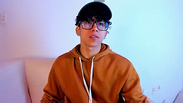 AkazaBoy  online show from 04.12.26