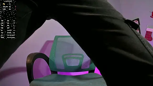 Snapshot of ETHAN_ADAM chatting on 12.28.24 ETHAN ADAM online show from 12.28.24