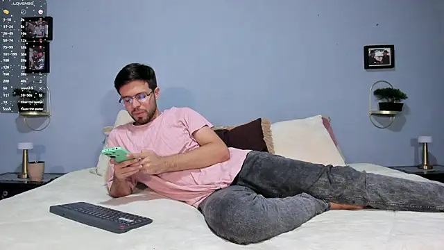 Snapshot of ETHAN_ADAM chatting on 01.03.25 ETHAN ADAM online show from 01.03.25