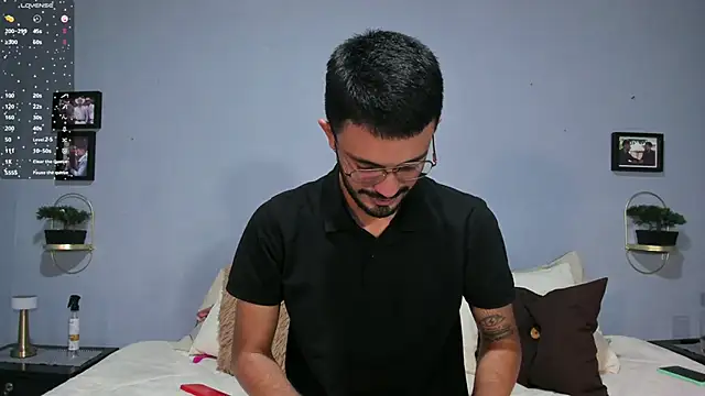 Snapshot of ETHAN_ADAM chatting on 01.16.25 ETHAN ADAM online show from 01.16.25