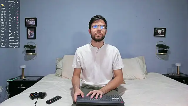 Snapshot of ETHAN_ADAM chatting on 01.16.25 ETHAN ADAM online show from 01.16.25