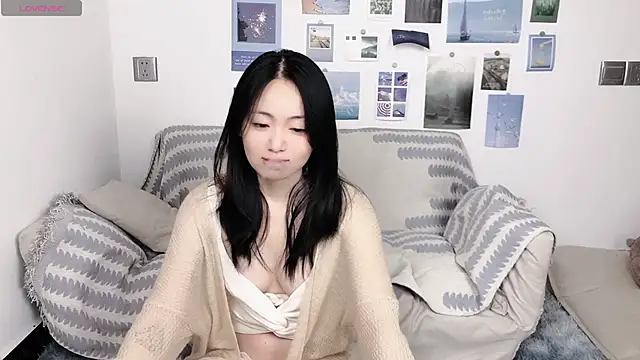 Snapshot of LiLiYbaby chatting on 12.15.24 LiLiYbaby online show from 12.15.24