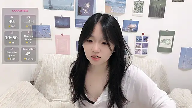 Snapshot of LiLiYbaby chatting on 09.10.25 LiLiYbaby online show from 09.10.25