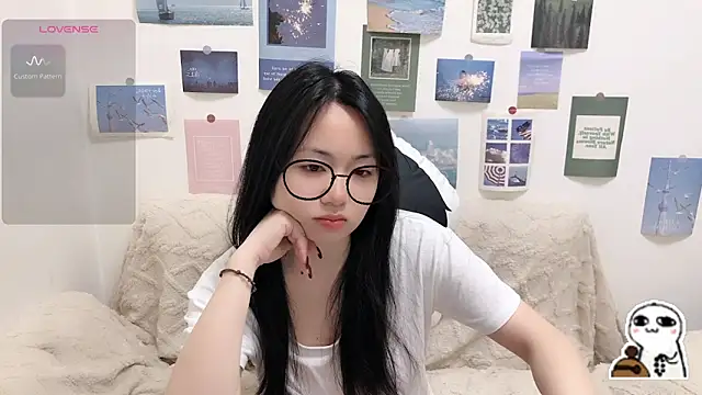 Snapshot of LiLiYbaby chatting on 02.05.26 LiLiYbaby online show from 02.05.26