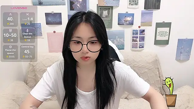Snapshot of LiLiYbaby chatting on 03.05.26 LiLiYbaby online show from 03.05.26