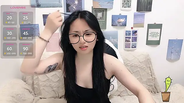 Snapshot of LiLiYbaby chatting on 03.06.26 LiLiYbaby online show from 03.06.26