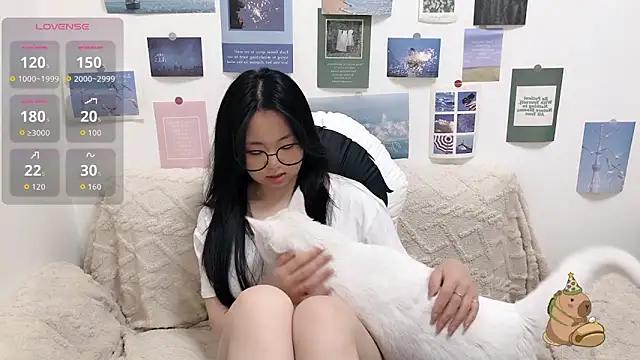 Snapshot of LiLiYbaby chatting on 03.08.26 LiLiYbaby online show from 03.08.26