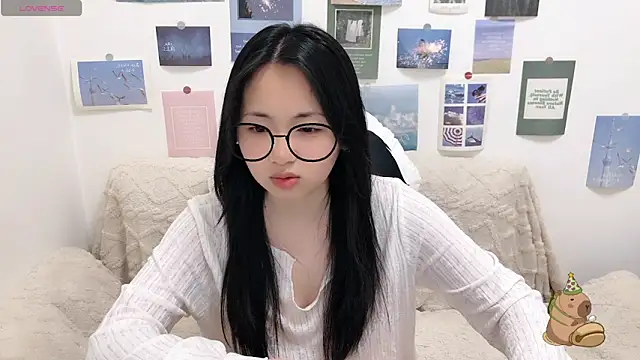 Snapshot of LiLiYbaby chatting on 03.12.26 LiLiYbaby online show from 03.12.26