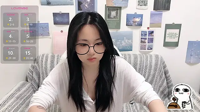 Snapshot of LiLiYbaby chatting on 04.04.26 LiLiYbaby online show from 04.04.26