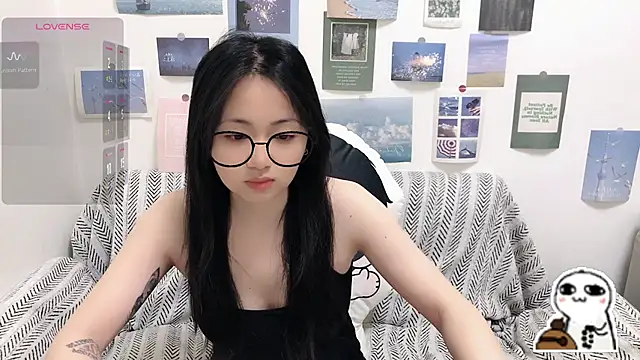 Snapshot of LiLiYbaby chatting on 04.13.26 LiLiYbaby online show from 04.13.26