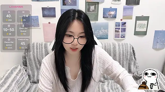 Snapshot of LiLiYbaby chatting on 04.26.26 LiLiYbaby online show from 04.26.26
