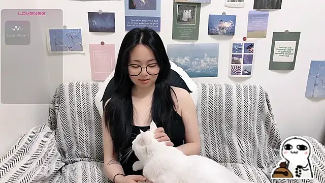 Snapshot of LiLiYbaby chatting on 04.28.26 LiLiYbaby online show from 04.28.26