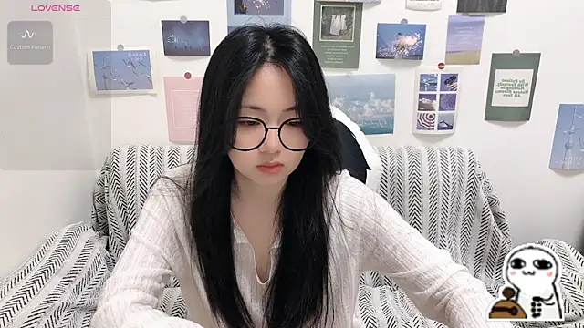Snapshot of LiLiYbaby chatting on 04.30.26 LiLiYbaby online show from 04.30.26